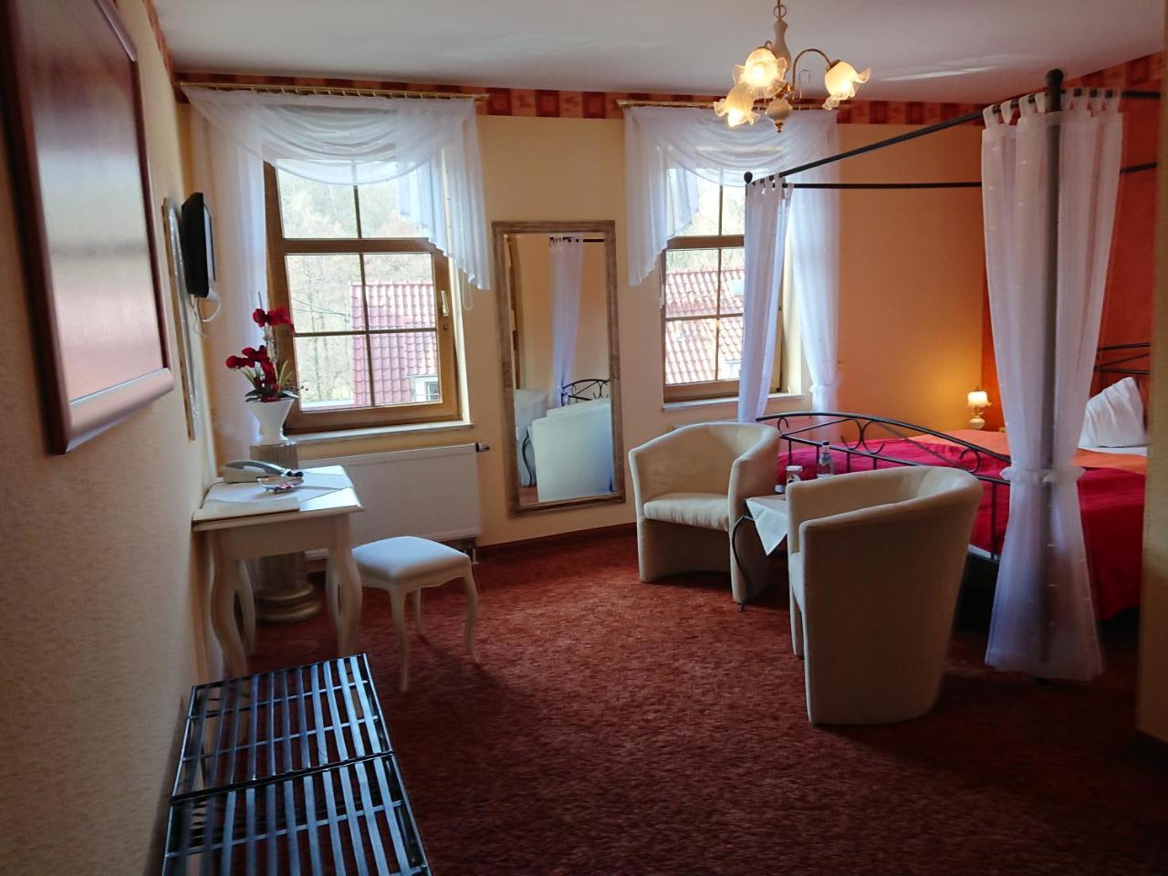Hotel & Ferienwohnungen Bohlenblick Saalfeld Saale 外观 照片